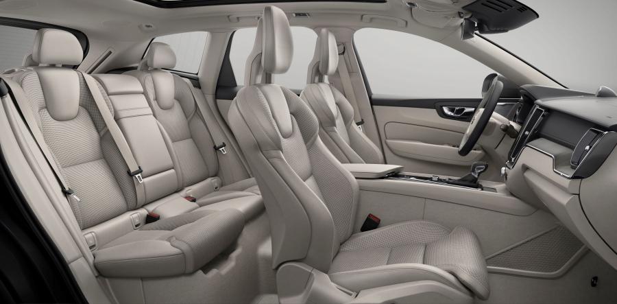 Интерьер Volvo XC60 T6 Inscription 2017 года  (WW) (фото 42 из 72)